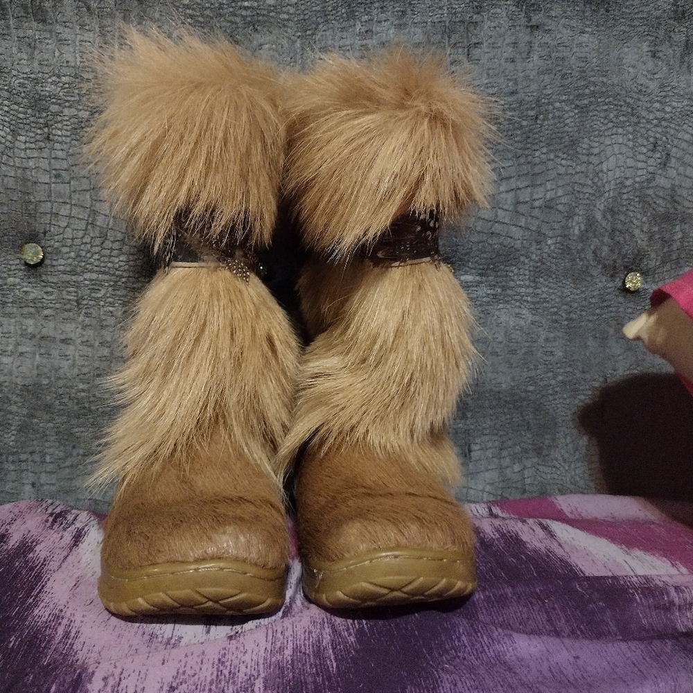 Bearpaw size 7w boots